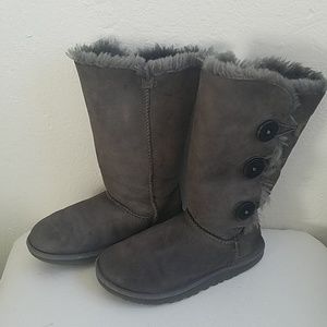 UGG BOOTS AUTHENTIC